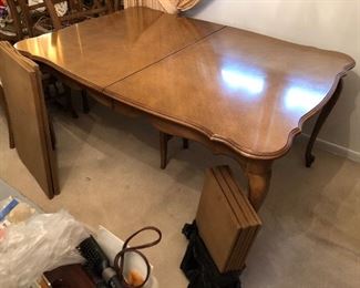 BEAUTIFUL DINING ROOM TABLE WITH TABLE COVERS CUSTOM MADE AND HAS EXTENDER 