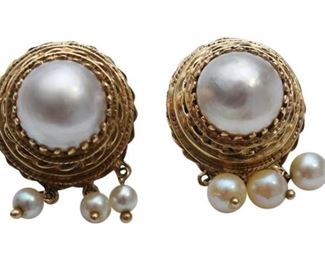 18 k Yellow Gold and Mabe Pearl Earrings
