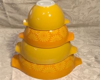 Vintage Sunflower Pyrex Bowl Set 