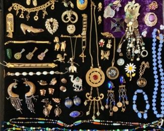 Vintage Funky but Chic jewels 1940-1980