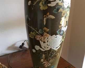 Cloisonné chrysanthemums Asian oriental lamp EARLY. 