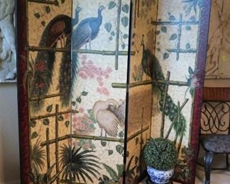 Peacock screen 6' tall