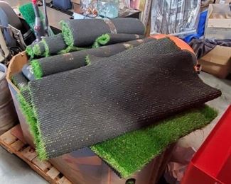 PALLET FULL OF ARTIFICIAL TURF! ASST SIZES!