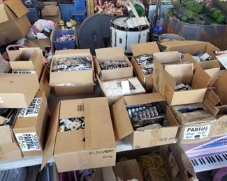 TENS OF THOUSANDS OF DIFFERENT SIZE WATCH BATTERIES , THE MORE YOU BUY THE CHEAPER THEY GET! DEALERS WELCOME!