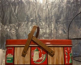 Vintage metal picinic basket