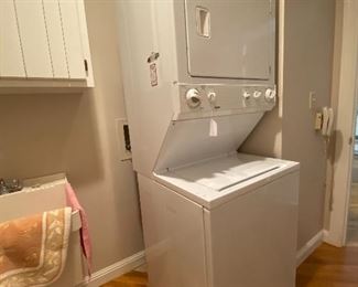 KENMORE WASHER DRYER UNIT