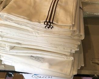 Loads of Queen flat sheets