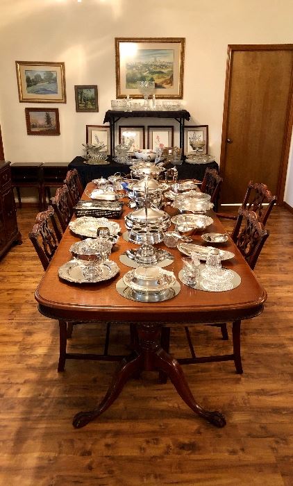 Dining table with two leaves and six chairs. Expands to 8 feet. Marvelous condition, cared for very well. Matching buffet and China cabinet sold separately.