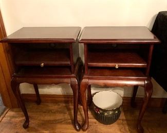 Queen Anne style Mahogany side table with pull out shelf