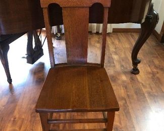 Set of 6 mission oak chairs. Ford & Johnson Company, founded by John Ford and Henry Johnson, Ohio 1867. Chicago Illinois 1872 - 1902