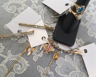 Antique 14 kt gold jewelry.