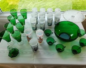 Beautiful green glass and vintage glasses, cake stand