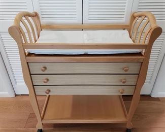 Like new bassinet