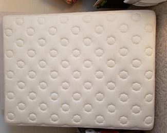 Queen mattress and boxsprings