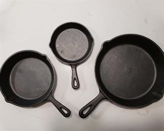 Cast iron frypans
