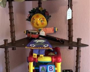 Corner shelf and toys