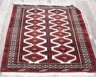 5.5X6.5' Hand Loomed Step Diamond Design Area Rug