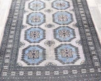 5X7' Silver & Light Blue Medallion Motif Area Rug