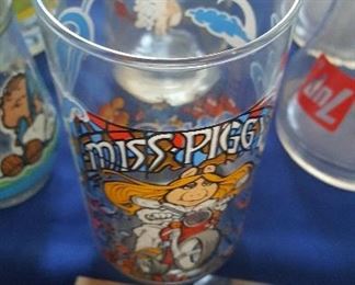397.  miss piggy glass 