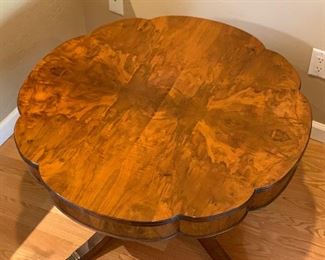Antique Burl Wood Flamed Mahogany Table 20.5x34x34in HxWxD