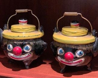 Vintage Ceramic Teapot salt & Pepper Shakers 4in H