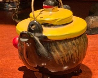 Vintage Ceramic Teapot salt & Pepper Shakers 4in H