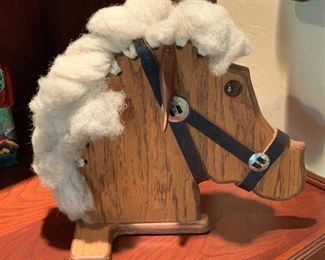 Jim Hause Horse Head 13x7x13in HxWxD