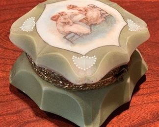 CF Monroe Nakara Bishops Hat Jewelry Box 3x4.5x4.5in HxWxD