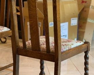 2 Antique quartersawn Oak Chairs 38x18x17in seat: 18inH HxWxD