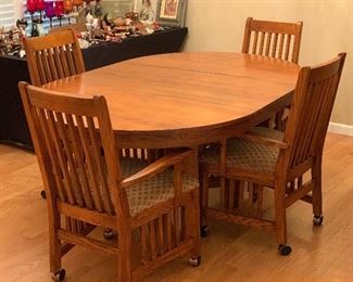 Thomasville Mission Oak Game/Dining Table w/ 4 Rolling Arm Chairs Table: 30in H x 48in W x 48-70in Long HxWxD