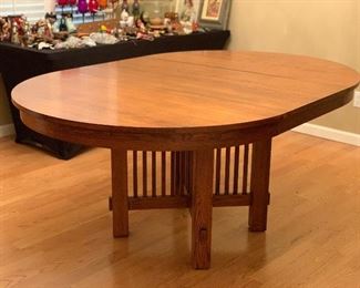 Thomasville Mission Oak Game/Dining Table w/ 4 Rolling Arm Chairs Table: 30in H x 48in W x 48-70in Long HxWxD