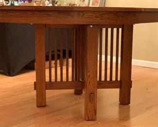 Thomasville Mission Oak Game/Dining Table w/ 4 Rolling Arm Chairs Table: 30in H x 48in W x 48-70in Long HxWxD