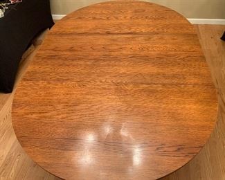 Thomasville Mission Oak Game/Dining Table w/ 4 Rolling Arm Chairs Table: 30in H x 48in W x 48-70in Long HxWxD