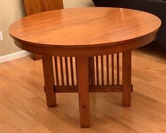 Thomasville Mission Oak Game/Dining Table w/ 4 Rolling Arm Chairs Table: 30in H x 48in W x 48-70in Long HxWxD
