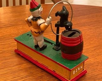Trick Dog Cast Iron Mechanical Bank 7x7.75x2.5in HxWxD