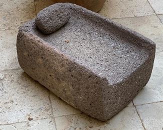 Huge Native American Metate Stone Grinding Stone 9 x 13 x 18 HxWxD