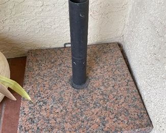 Granite umbrella stand 20inx20inx18in HxWxD
