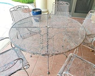 Woodward Vintage Chantilly Rose round Dining Table And 5 Chairs Table 47 in diameter 28.5 height chairs 24x25x35 in.
