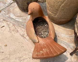 Bird shaped clay flower pot N/A