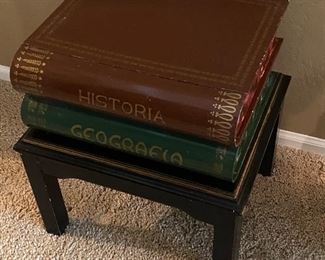 Italian toleware metal book end table Tole 19in x 16in x 20in