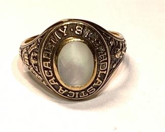 St. Scholastic Academy school ring 1969. Mother of pearl center. Size 6 10k