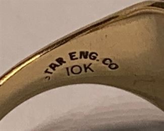 St. Scholastic Academy school ring 1969. Mother of pearl center. Size 6 10k