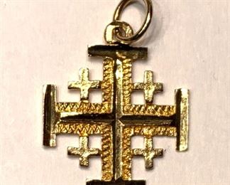 Jerusalem stamped yellow gold pendant. 1 inch by .9 in 14k