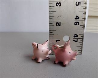 VINTAGE MINIATURE DOLLHOUSE PORCELAIN PIG PITCHER ANIMAL FIGURINE 1/12 1"
$8- pair