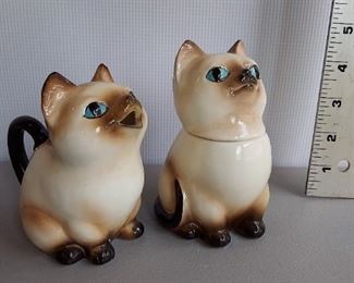 NORCREST SIAMESE CAT CREAMER CUP AND SUGAR BOWL & LID JAPAN HAND DECORATED
$15
