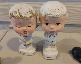 Kissing Enesco Nodders $18