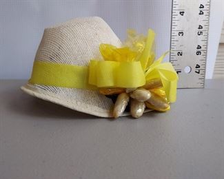 Vintage easter hat with almonds.  Box included (next pic)
$15