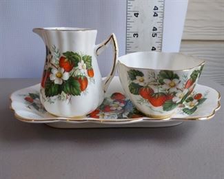 STAFFORDSHIRE BONE CHINA CROWNFORD MARK STRAWBERRY RIPE PATTERN   $10