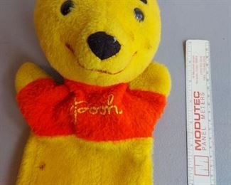 VINTAGE WALT DISNEY WINNIE THE POOH PLUSH HAND PUPPET ~ ANIMAL FAIR INC, MN
$6