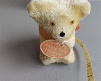 TEDDY BEAR w/ RETRACTABLE TAPE MEASURE TAIL~VINTAGE c.1960s~NOVELTY SEWING TOOLS
$7